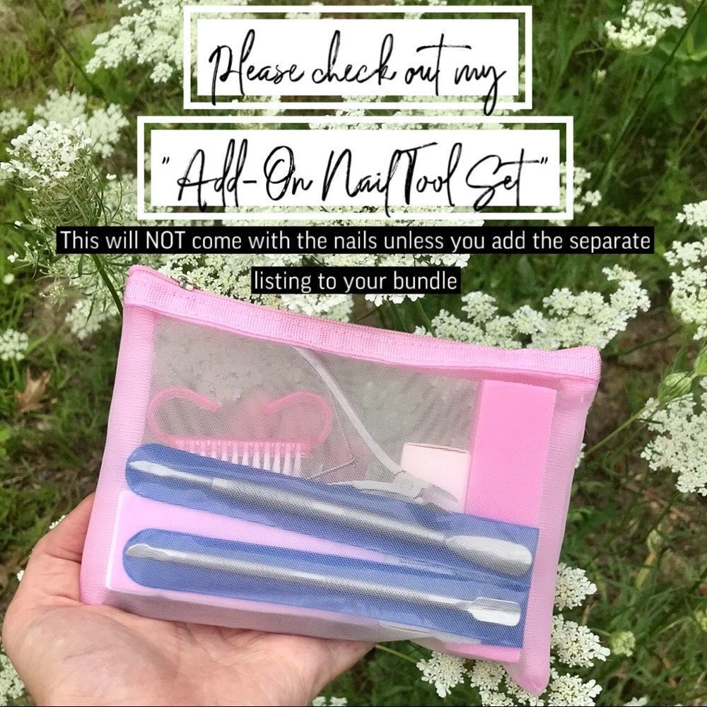 Bow and Rhinestone Nail Set - Picture 3 of 3